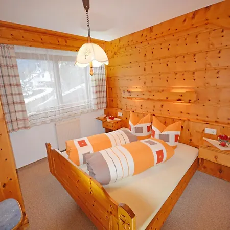 In Arzl-wald With Mountain Views Appartement