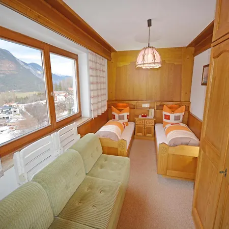 In Arzl-wald With Mountain Views Apartman